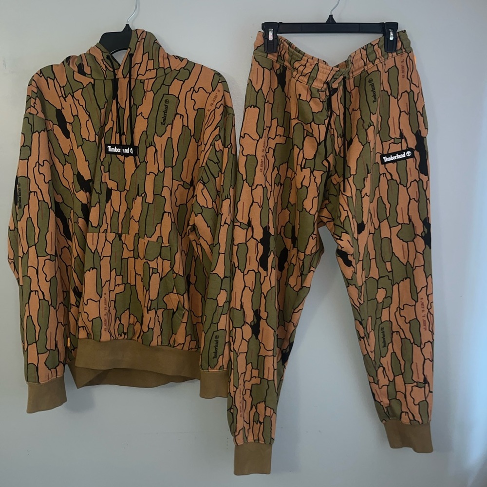 Gently worn Timberland camouflage Sweat Set - pants and sweatshirt, Men’s Large